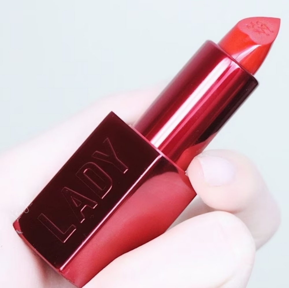 ❇️🧚‍♀️LADY BOLD Too Faced Lady Bold Em-Power Pigment Lipstick NWT